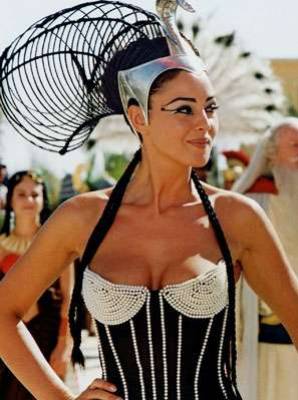 monica-belluci-cleopatre