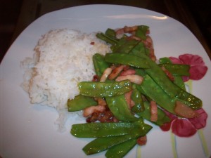 Sauté cambodgien aux lardons et aux haricots plats