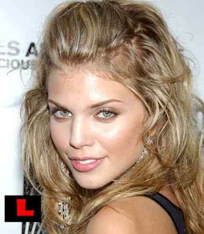 beverly hills 90210  AnnaLynne McCord