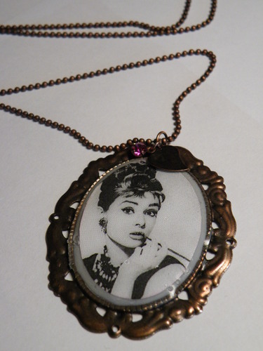 collier-audrey-hepburn