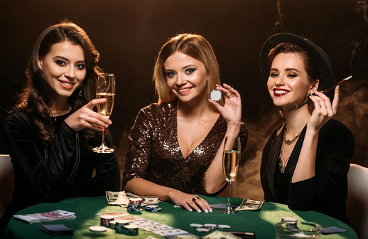 Trois copines dans un casino terrestre